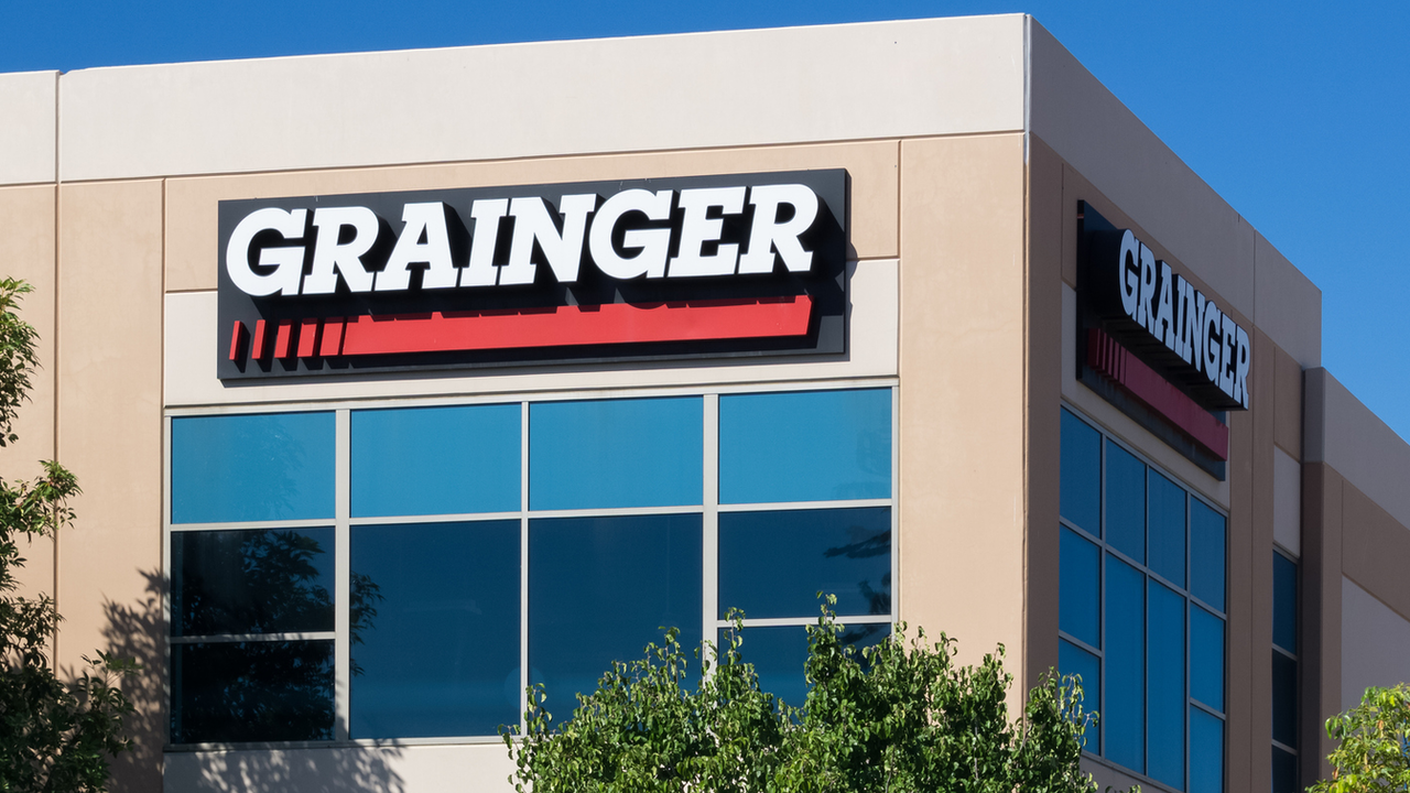 Grainger公司第二季度非大流行病销售额跃升31%，毛利率趋于稳定
